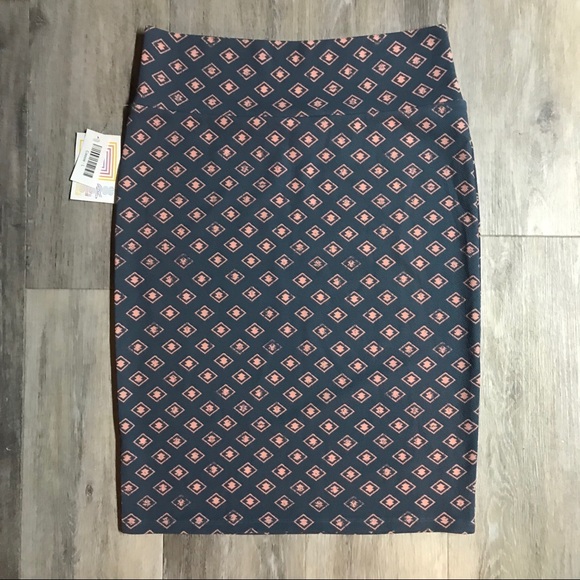 LuLaRoe Dresses & Skirts - ⭐️3 for $25⭐️ Lularoe Cassie skirt